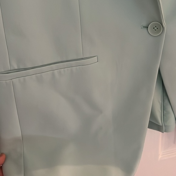 NWT, sold out, one button Express blazer in robin egg, pastel blue, XL - Picture 3 of 8